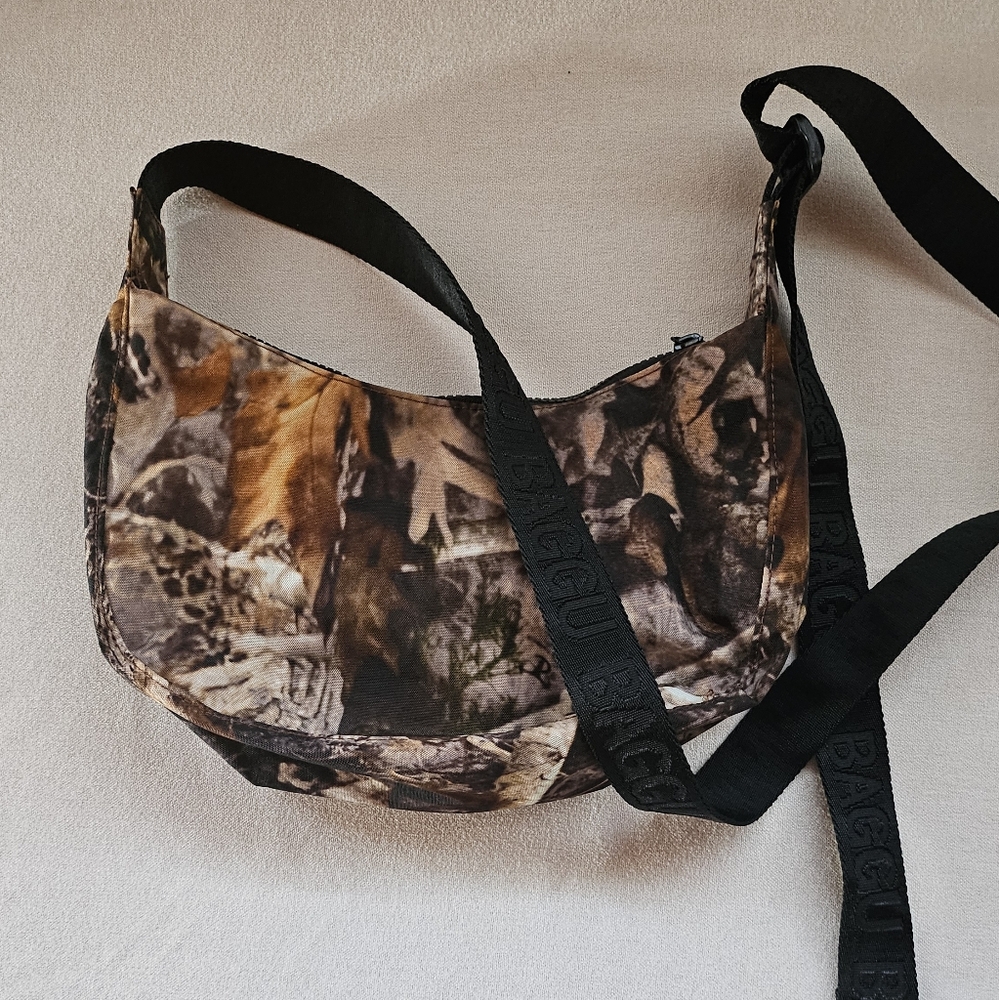 BAGGU Photo Forest Small Cresent Bag